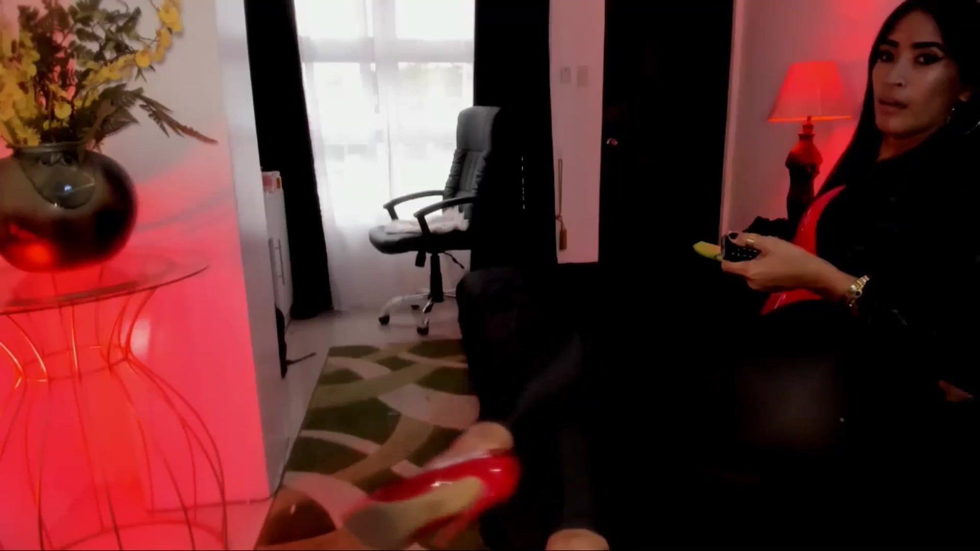 Gallery image thumbnail from AsianGoddesX's myfreecams stream on, 05/04/2025, 09:31 image 11 of 20