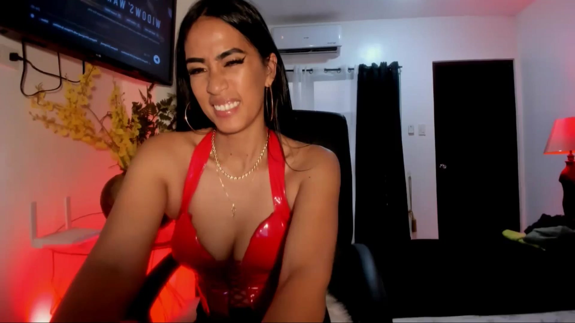 Gallery image thumbnail from AsianGoddesX's myfreecams stream on, 05/04/2025, 10:16 image 14 of 20