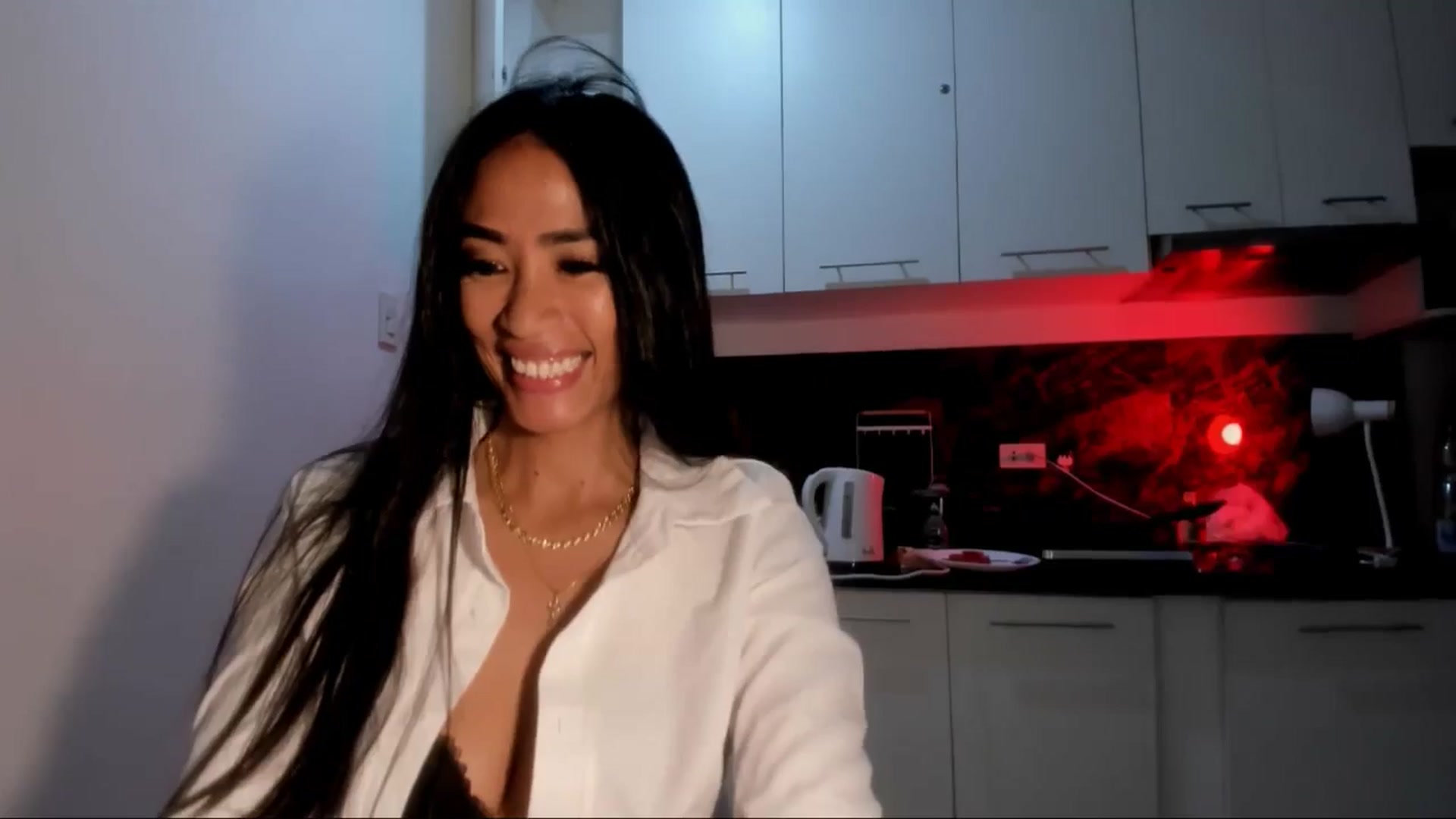Gallery image thumbnail from AsianGoddesX's myfreecams stream on, 05/18/2025, 23:29 image 12 of 20