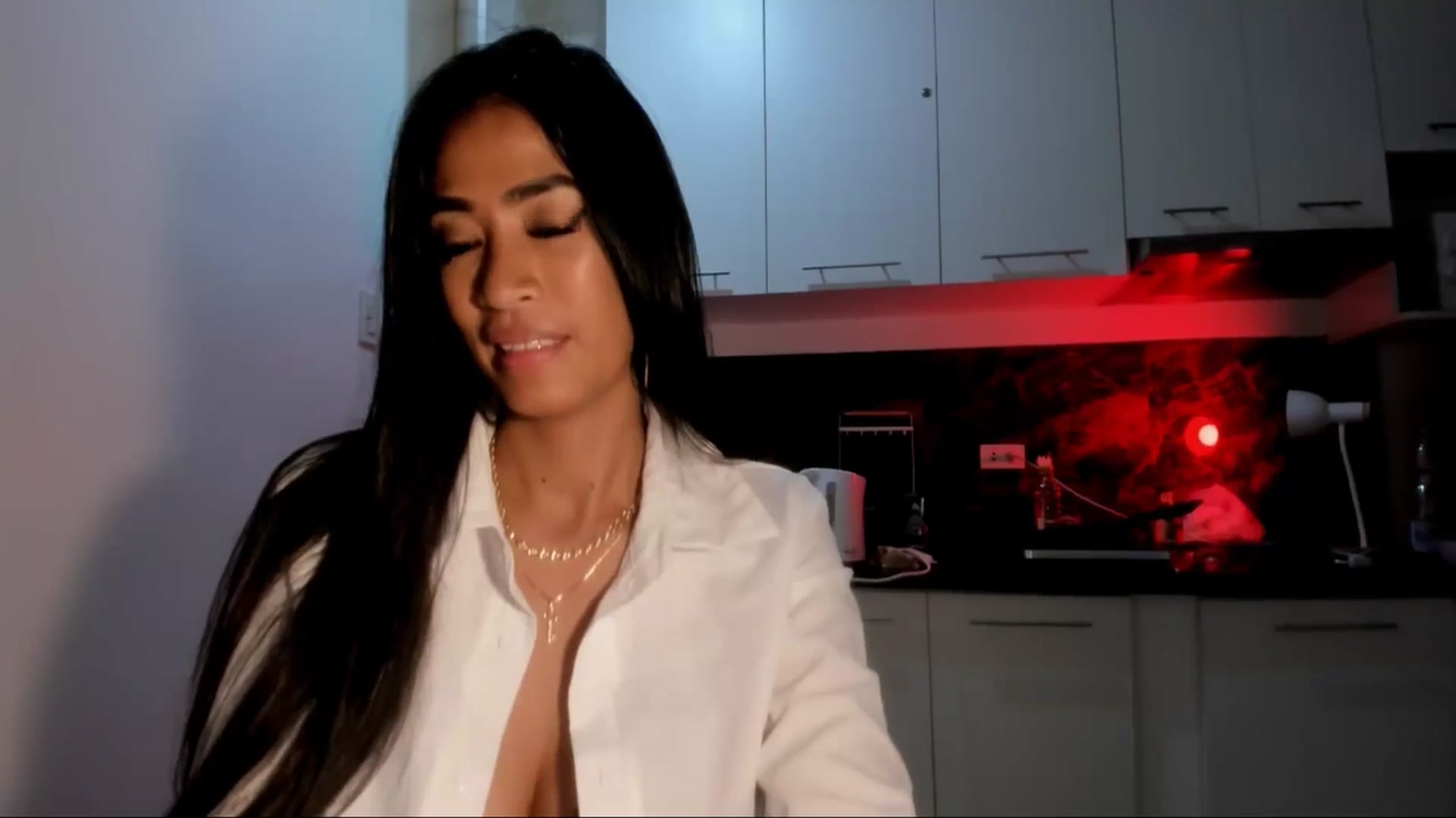 Gallery image thumbnail from AsianGoddesX's myfreecams stream on, 05/19/2025, 01:38 image 6 of 20