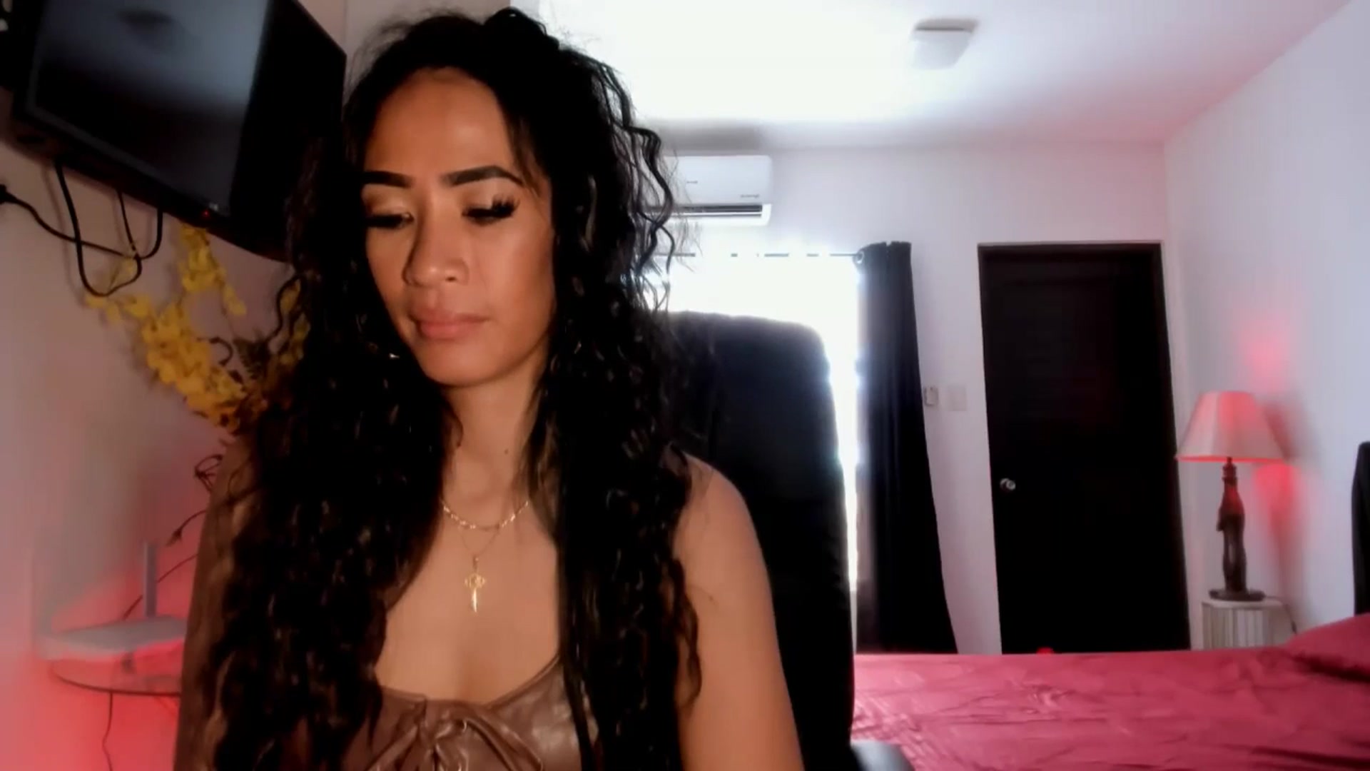 Gallery image thumbnail from AsianGoddesX's myfreecams stream on, 05/29/2025, 06:56 image 14 of 20