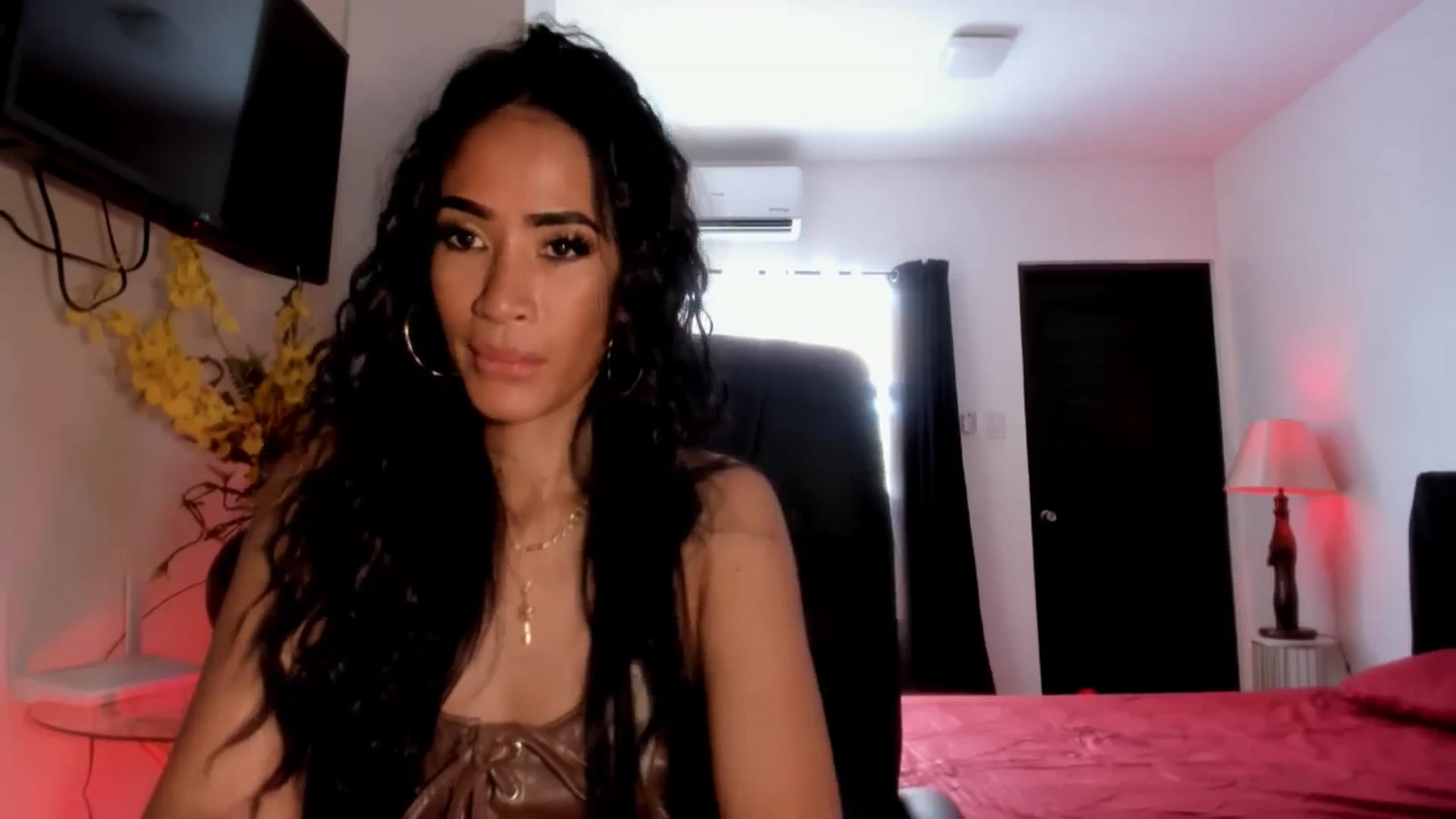 Gallery image thumbnail from AsianGoddesX's myfreecams stream on, 05/29/2025, 06:56 image 6 of 20