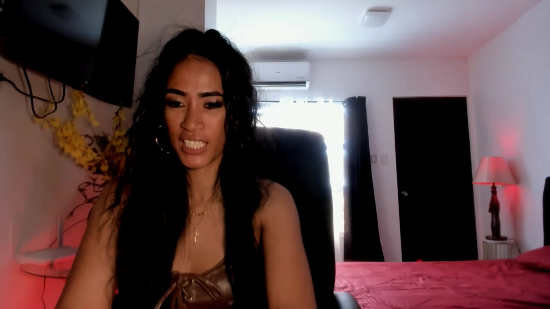 Gallery image thumbnail from AsianGoddesX's myfreecams stream on, 05/29/2025, 06:56 image 12 of 20