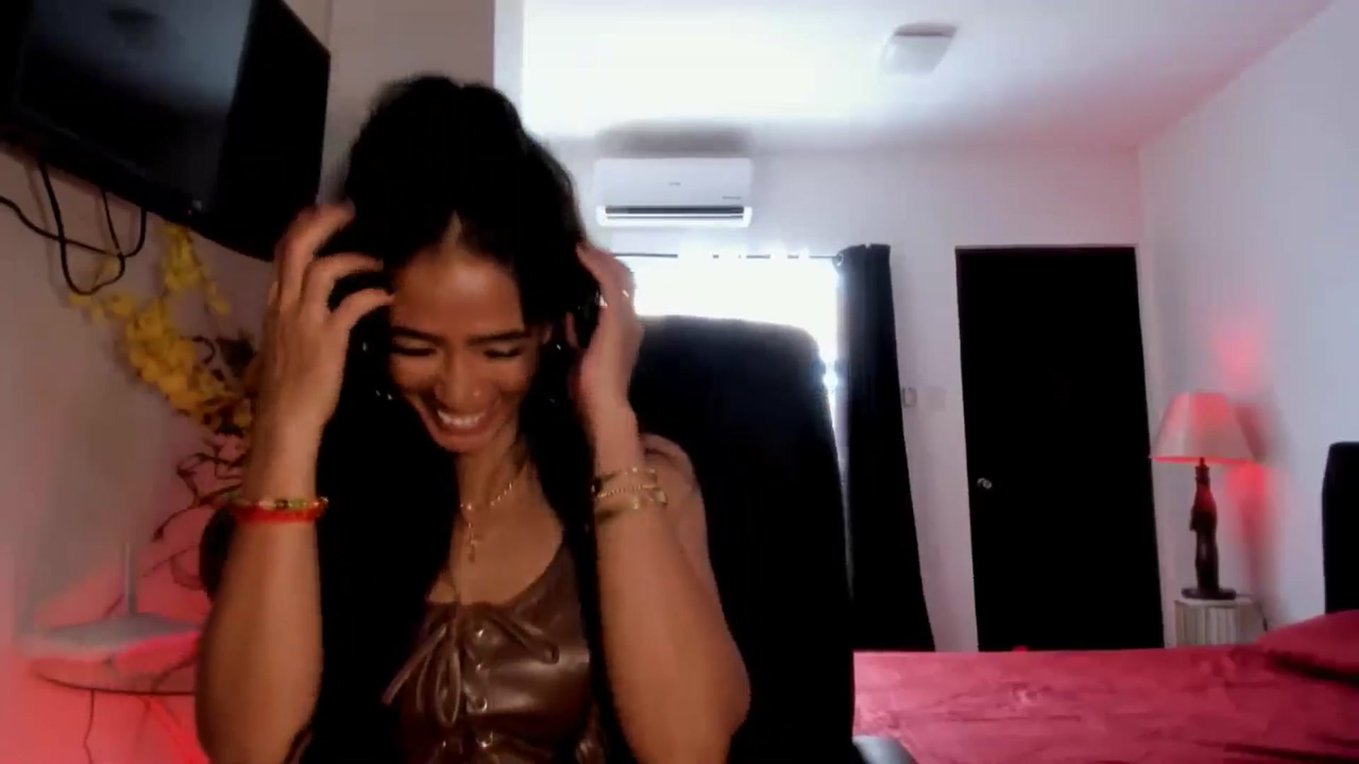 Gallery image thumbnail from AsianGoddesX's myfreecams stream on, 05/29/2025, 06:56 image 11 of 20