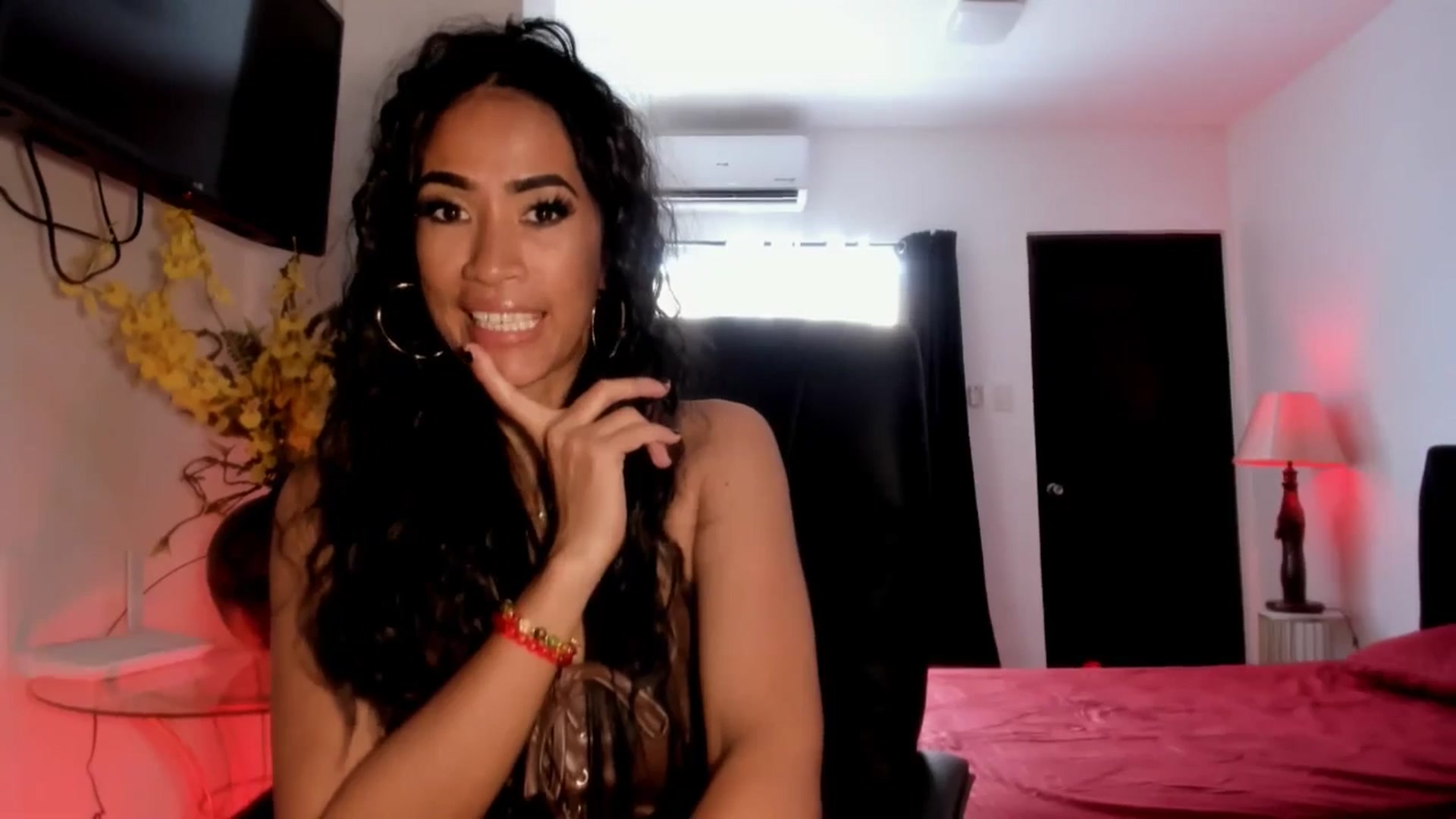 Gallery image thumbnail from AsianGoddesX's myfreecams stream on, 05/29/2025, 07:30 image 18 of 20
