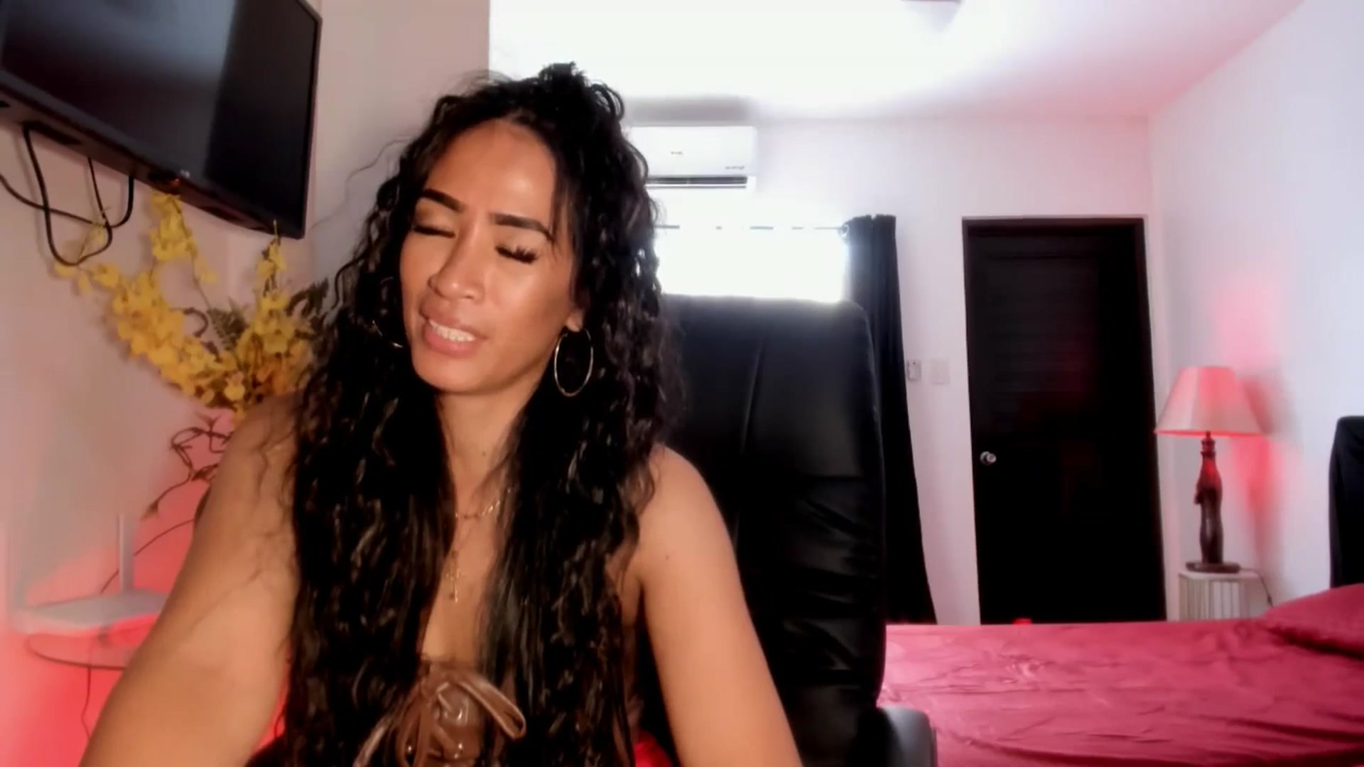 Gallery image thumbnail from AsianGoddesX's myfreecams stream on, 05/29/2025, 07:30 image 9 of 20