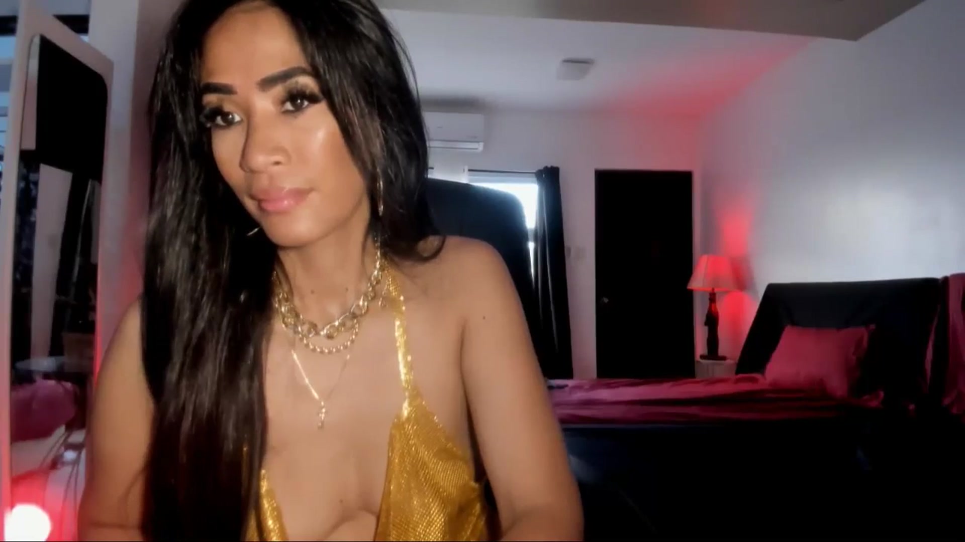 Gallery image thumbnail from AsianGoddesX's myfreecams stream on, 06/01/2025, 23:27 image 6 of 20