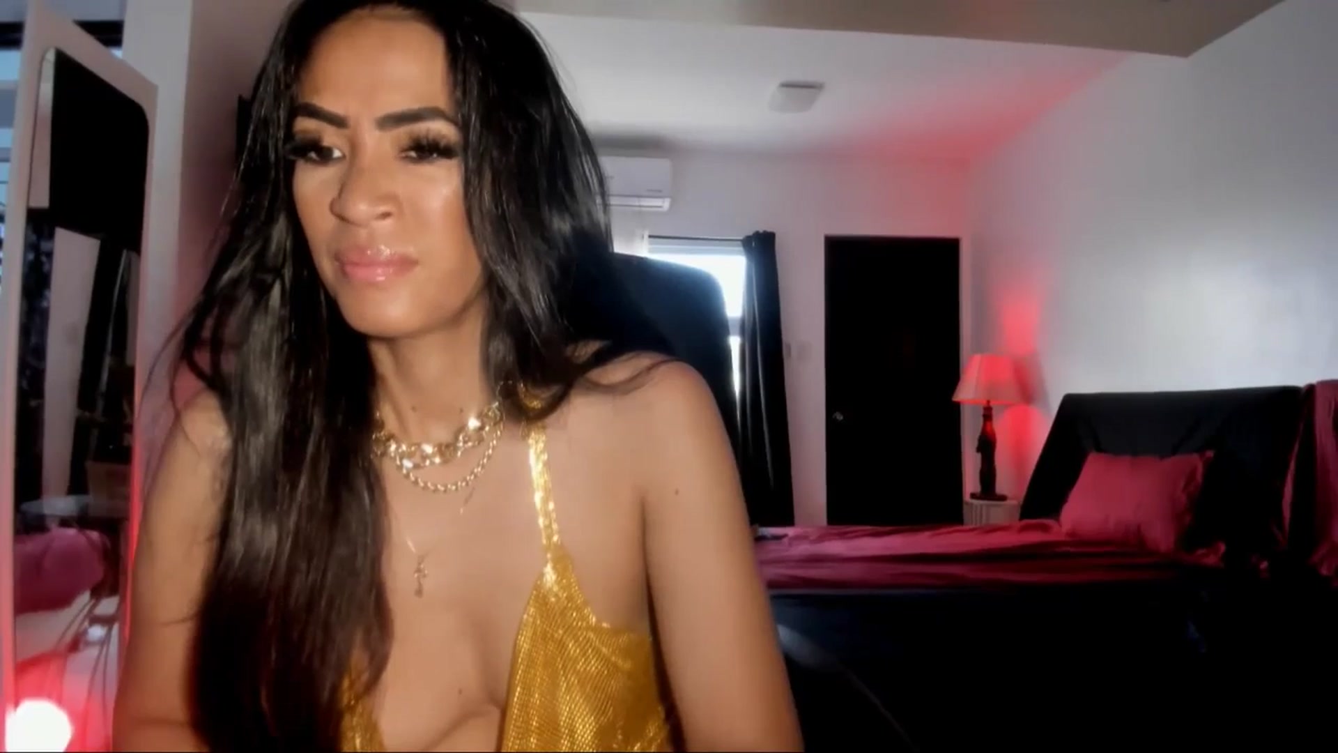 Gallery image thumbnail from AsianGoddesX's myfreecams stream on, 06/01/2025, 23:27 image 2 of 20