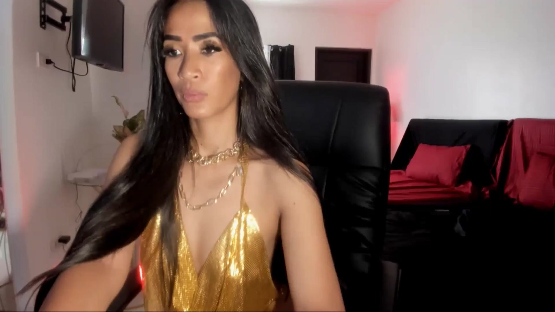 Gallery image thumbnail from AsianGoddesX's myfreecams stream on, 06/02/2025, 01:55 image 16 of 20