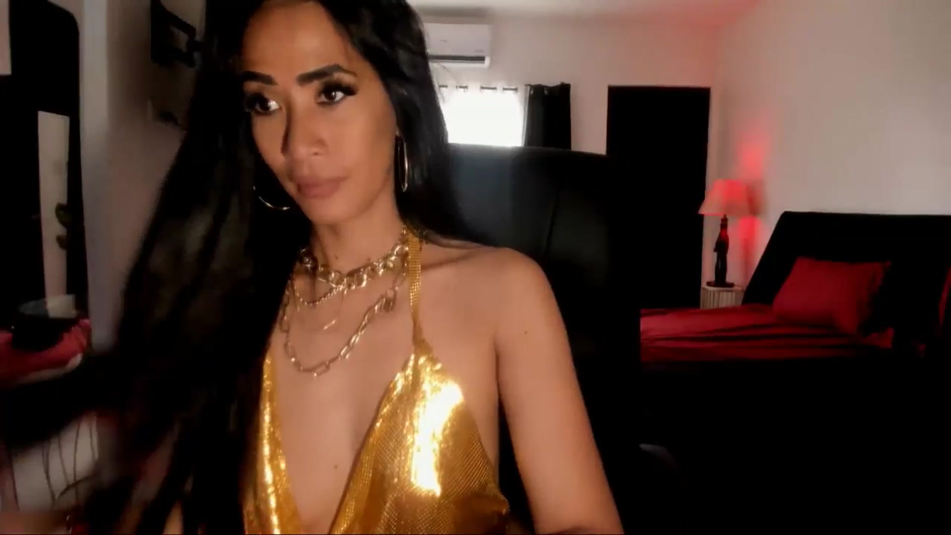 Gallery image thumbnail from AsianGoddesX's myfreecams stream on, 06/02/2025, 02:37 image 4 of 20