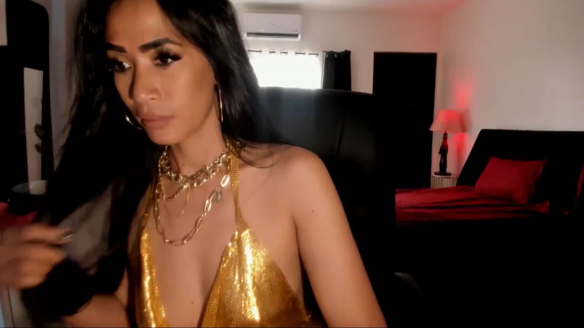 Gallery image thumbnail from AsianGoddesX's myfreecams stream on, 06/02/2025, 02:37 image 5 of 20