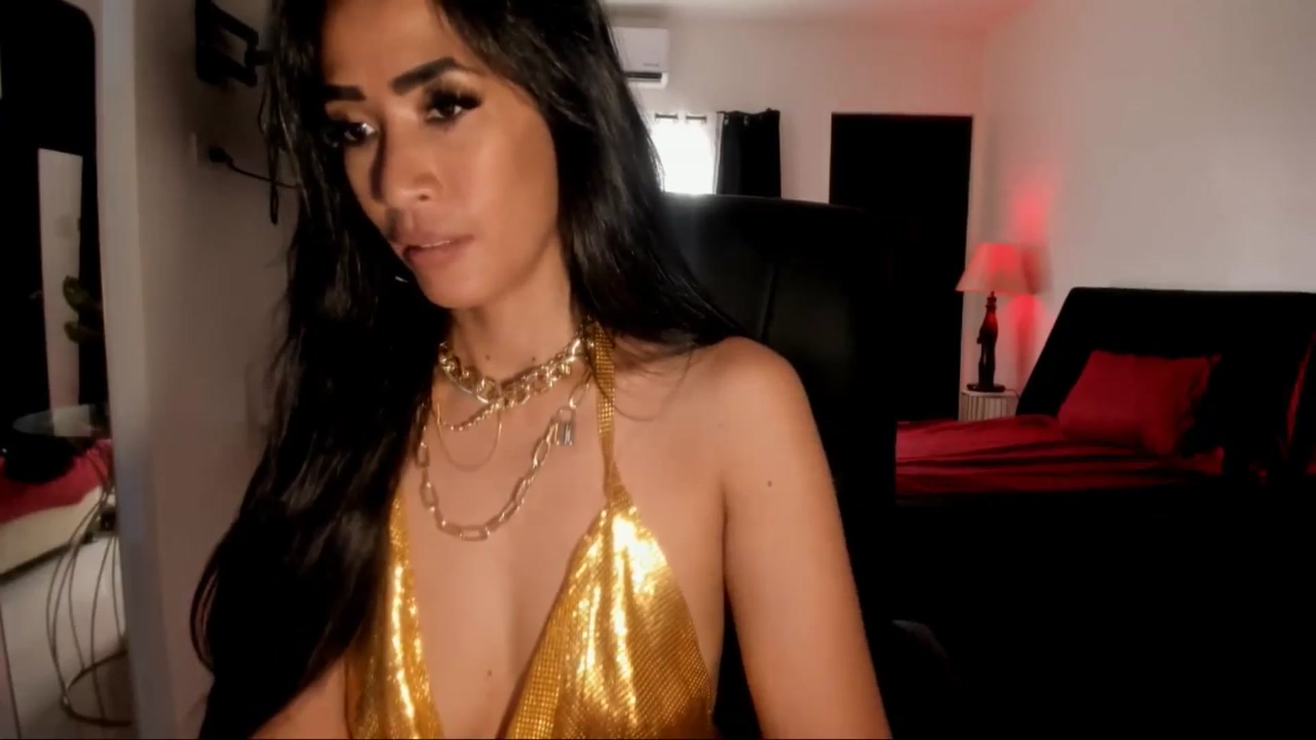 Gallery image thumbnail from AsianGoddesX's myfreecams stream on, 06/02/2025, 02:37 image 7 of 20