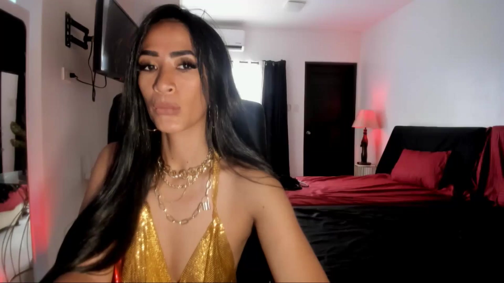 Gallery image thumbnail from AsianGoddesX's myfreecams stream on, 06/02/2025, 03:29 image 16 of 20