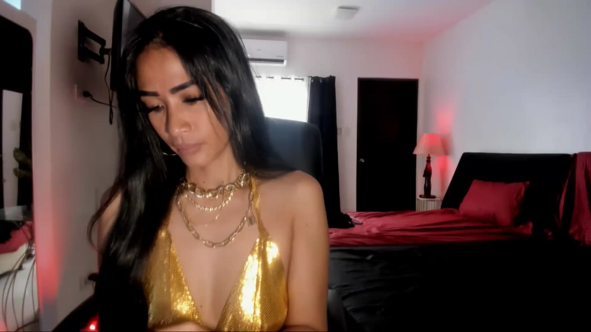 Gallery image thumbnail from AsianGoddesX's myfreecams stream on, 06/02/2025, 03:29 image 15 of 20
