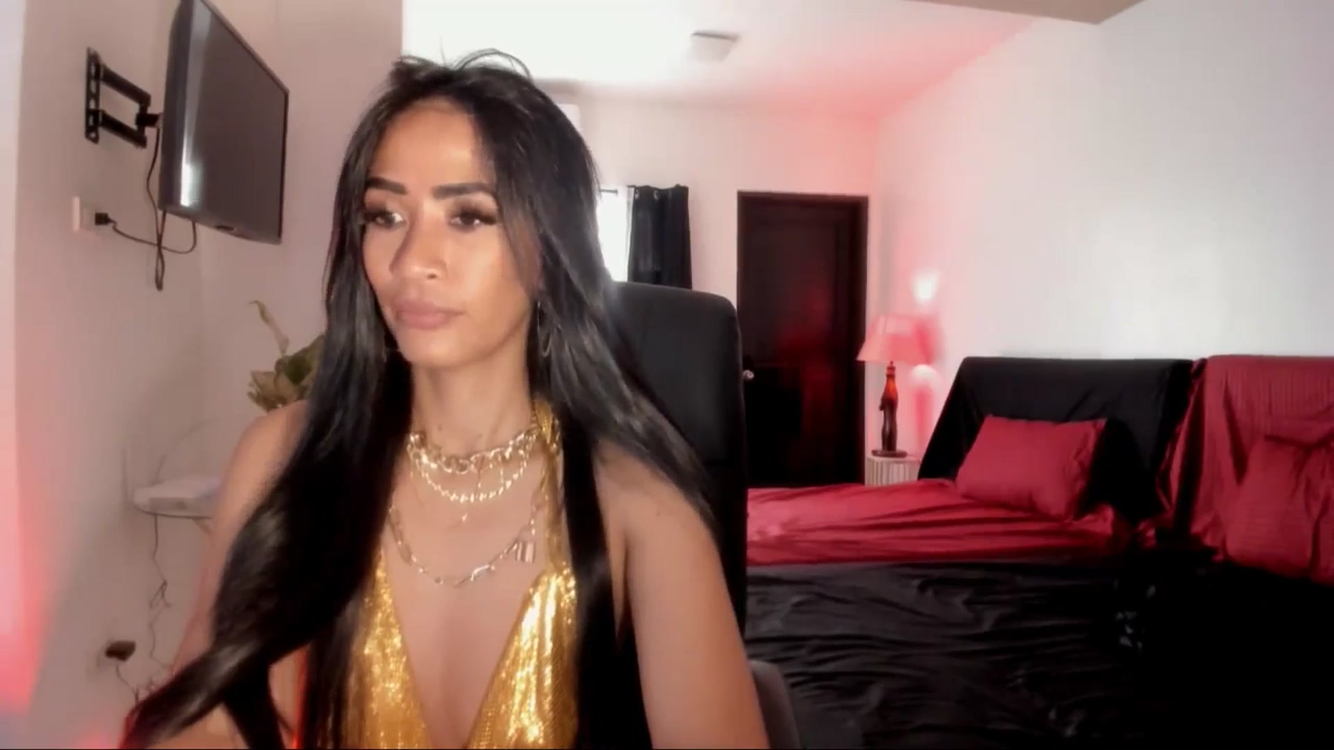 Gallery image thumbnail from AsianGoddesX's myfreecams stream on, 06/02/2025, 04:31 image 3 of 20