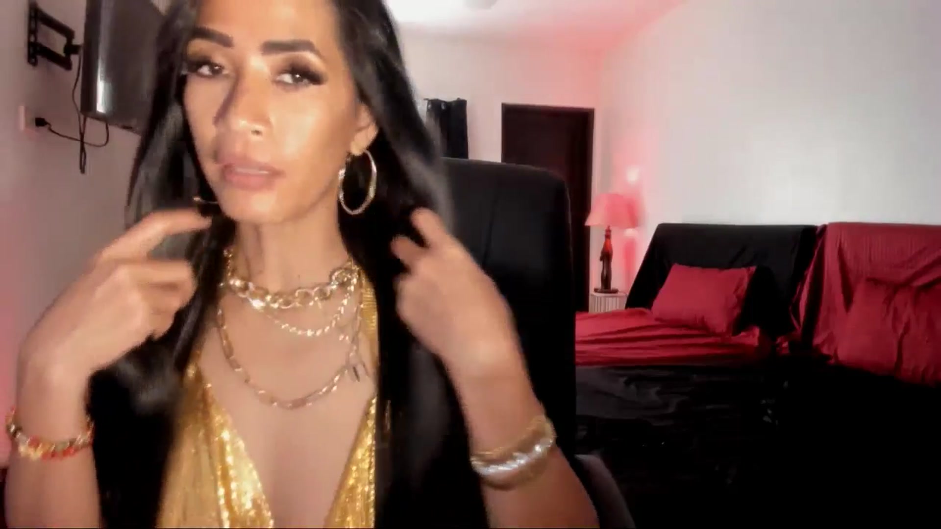 Gallery image thumbnail from AsianGoddesX's myfreecams stream on, 06/02/2025, 04:31 image 16 of 20