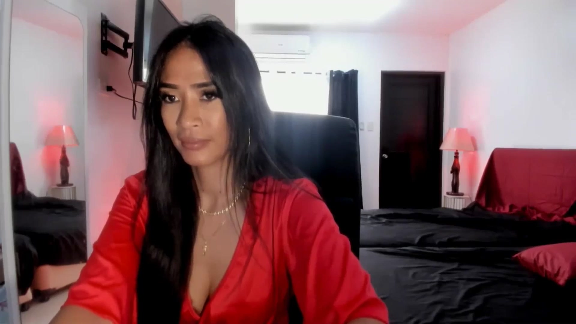 Gallery image thumbnail from AsianGoddesX's myfreecams stream on, 06/03/2025, 06:01 image 5 of 20