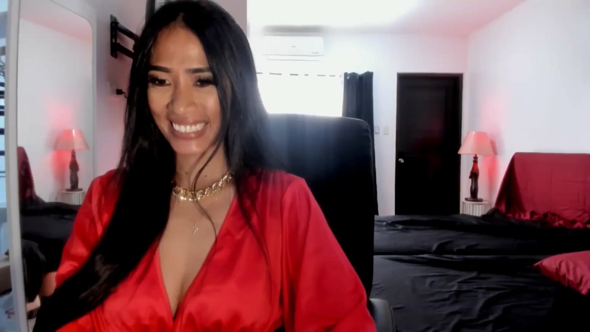 Gallery image thumbnail from AsianGoddesX's myfreecams stream on, 06/03/2025, 06:01 image 8 of 20