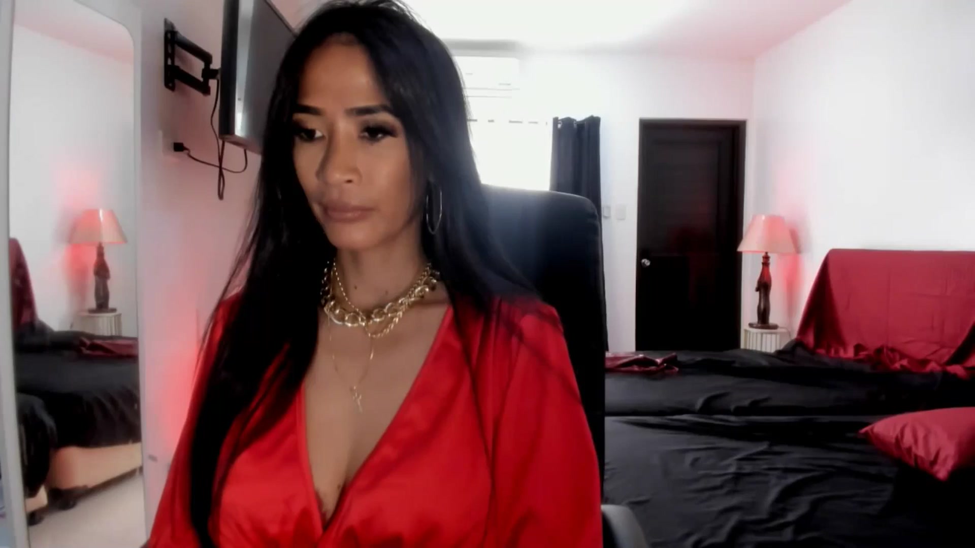 Gallery image thumbnail from AsianGoddesX's myfreecams stream on, 06/03/2025, 06:01 image 12 of 20