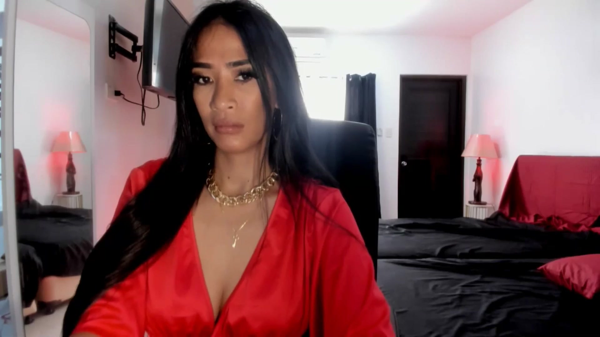 Gallery image thumbnail from AsianGoddesX's myfreecams stream on, 06/03/2025, 06:01 image 7 of 20