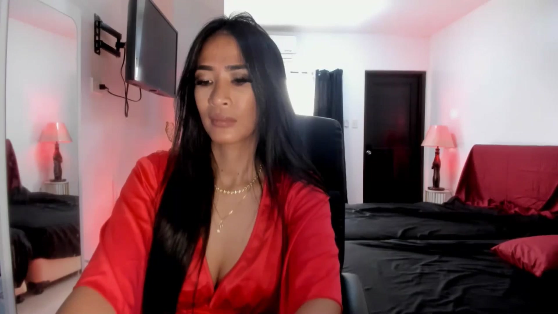 Gallery image thumbnail from AsianGoddesX's myfreecams stream on, 06/03/2025, 06:01 image 4 of 20