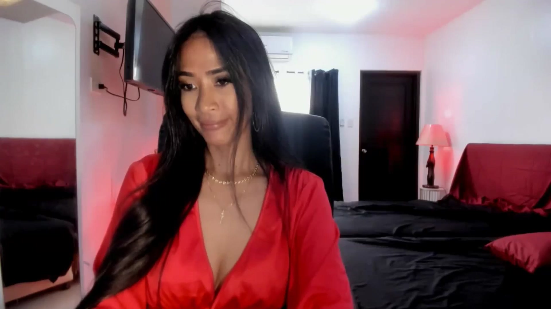 Gallery image thumbnail from AsianGoddesX's myfreecams stream on, 06/03/2025, 06:01 image 3 of 20