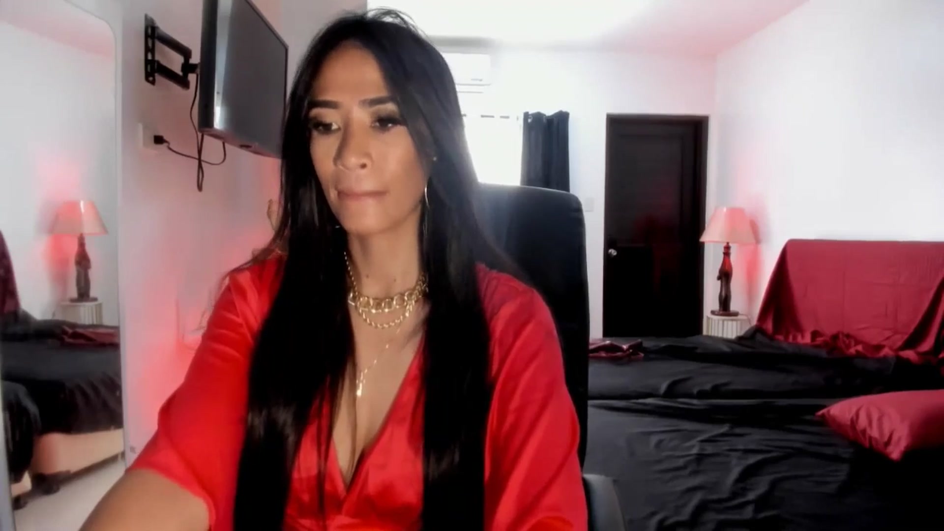 Gallery image thumbnail from AsianGoddesX's myfreecams stream on, 06/03/2025, 06:01 image 13 of 20