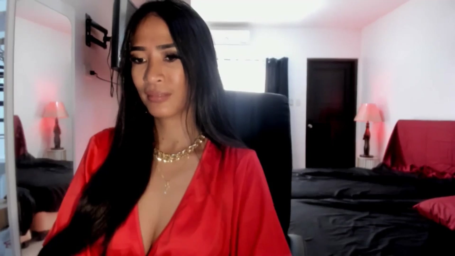 Gallery image thumbnail from AsianGoddesX's myfreecams stream on, 06/03/2025, 06:01 image 9 of 20