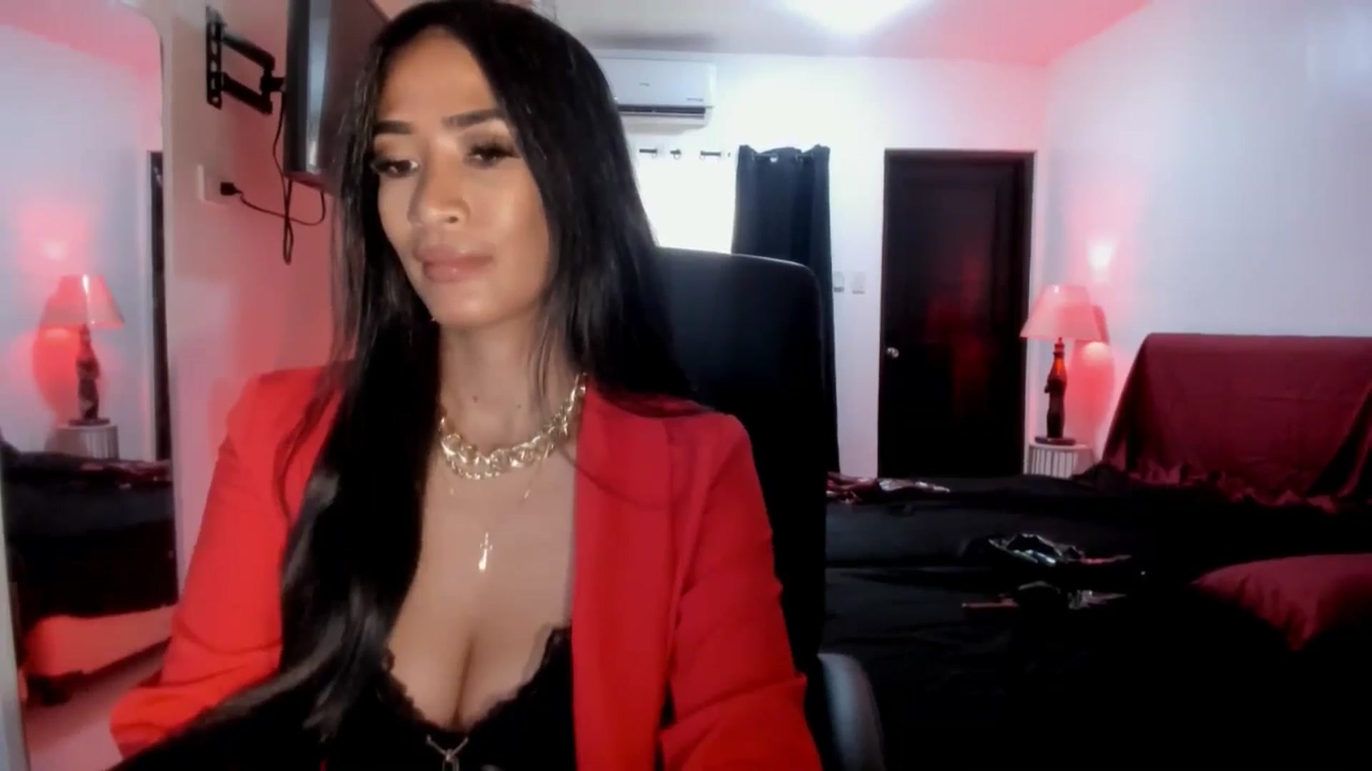 Gallery image thumbnail from AsianGoddesX's myfreecams stream on, 06/03/2025, 07:06 image 7 of 20