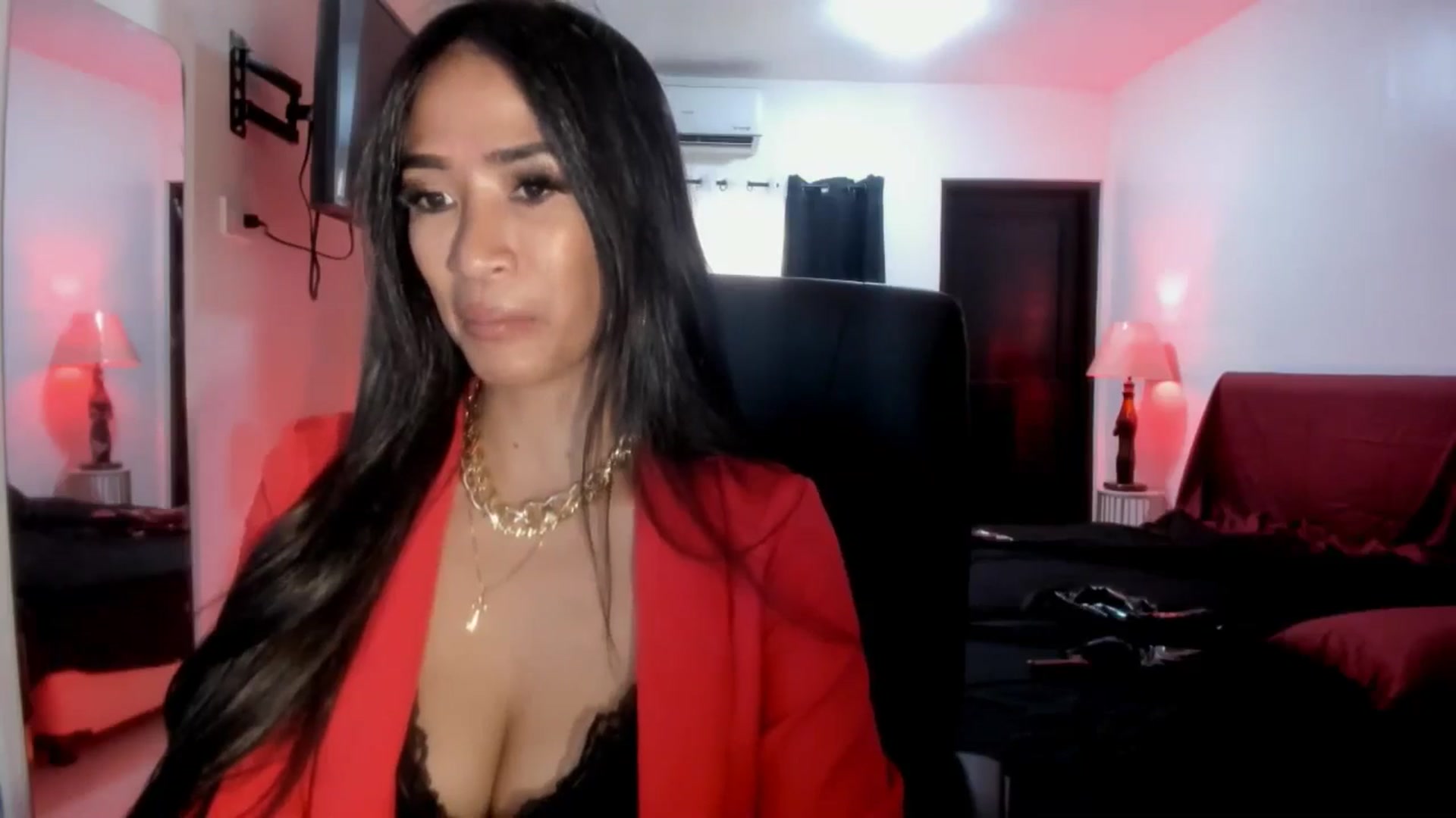 Gallery image thumbnail from AsianGoddesX's myfreecams stream on, 06/03/2025, 07:06 image 9 of 20