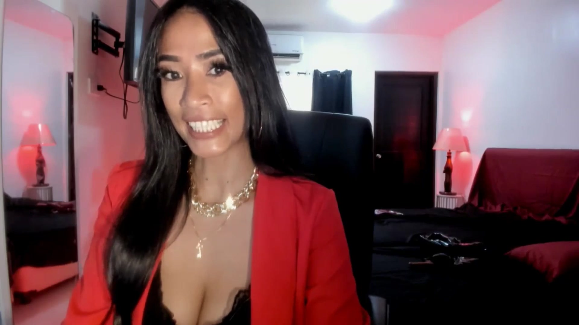 Gallery image thumbnail from AsianGoddesX's myfreecams stream on, 06/03/2025, 07:06 image 8 of 20