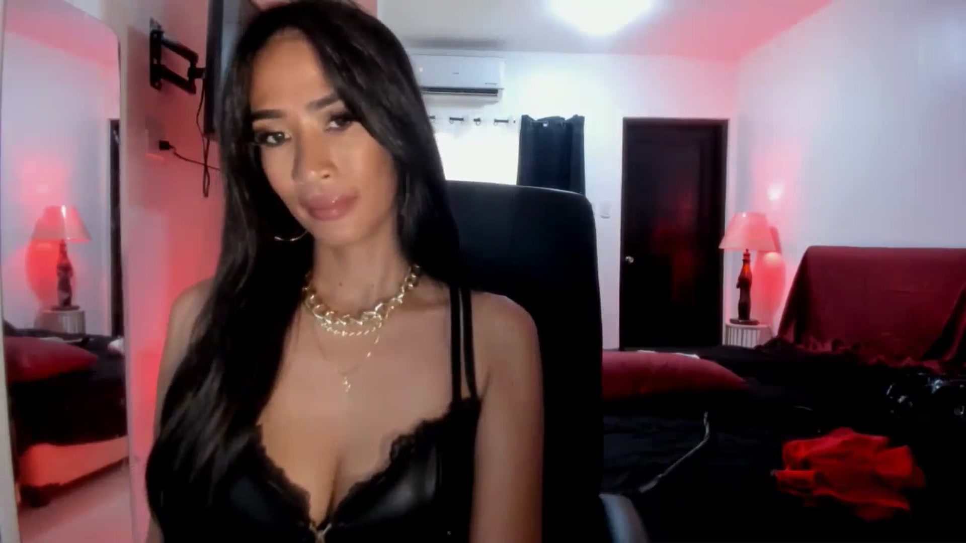 Gallery image thumbnail from AsianGoddesX's myfreecams stream on, 06/03/2025, 08:00 image 9 of 20