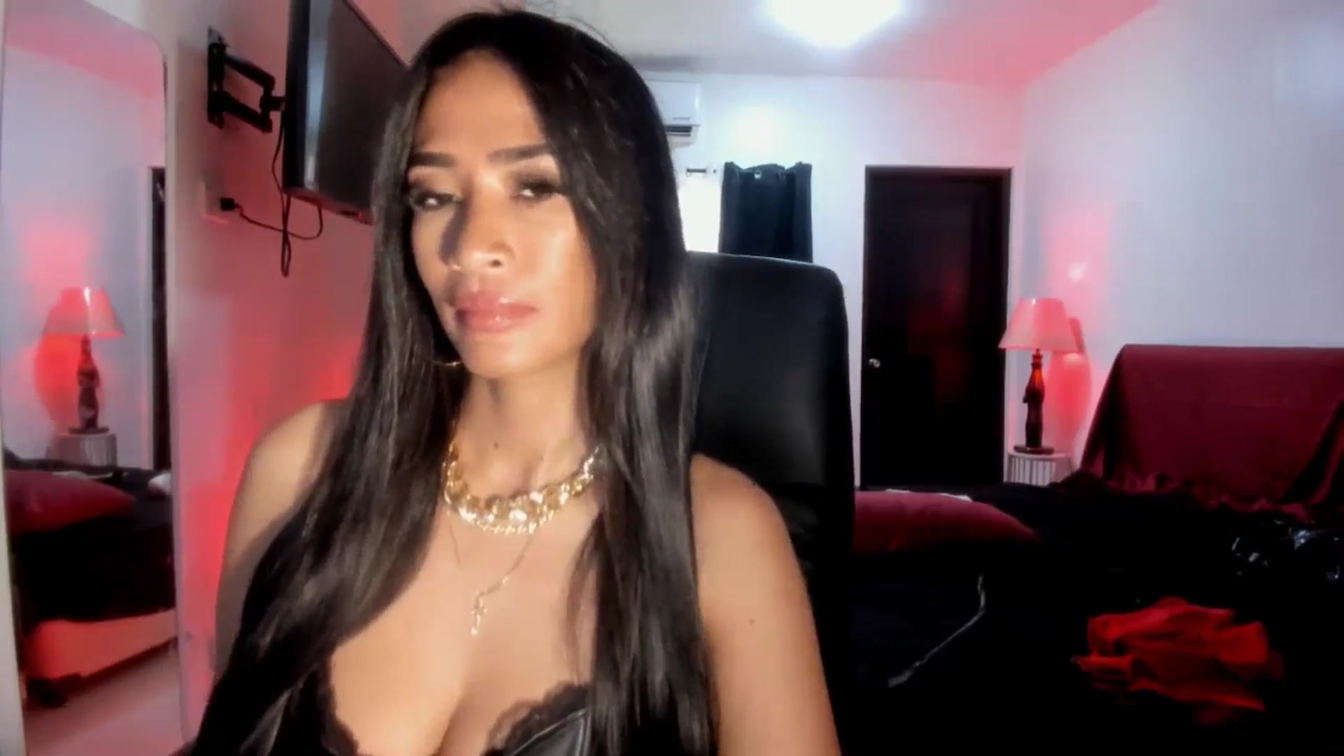 Gallery image thumbnail from AsianGoddesX's myfreecams stream on, 06/03/2025, 08:00 image 6 of 20