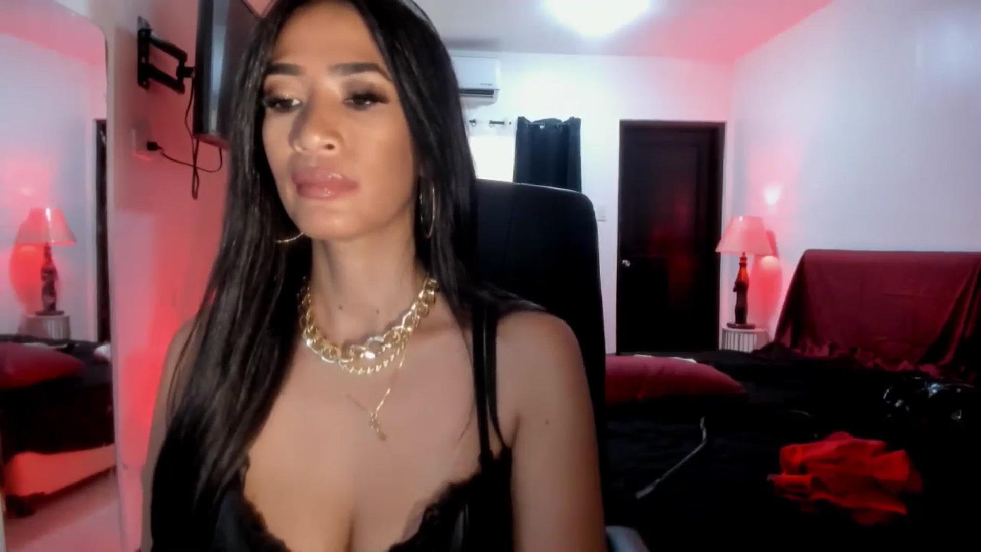 Gallery image thumbnail from AsianGoddesX's myfreecams stream on, 06/03/2025, 08:00 image 10 of 20