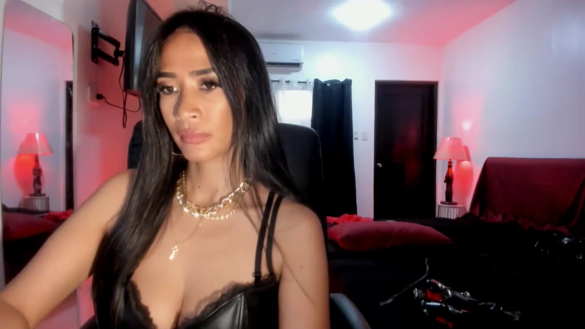 Gallery image thumbnail from AsianGoddesX's myfreecams stream on, 06/03/2025, 08:19 image 9 of 20