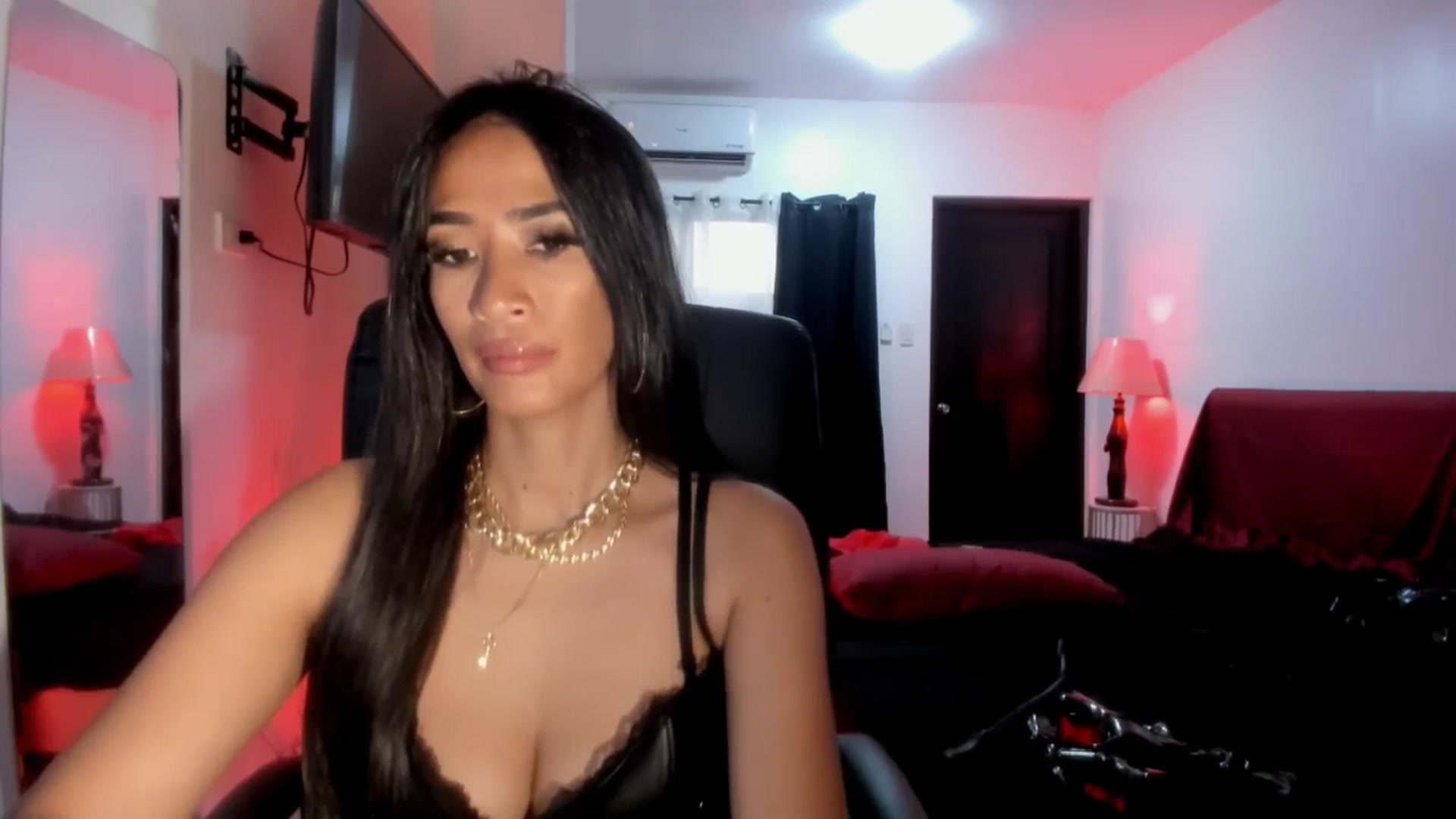Gallery image thumbnail from AsianGoddesX's myfreecams stream on, 06/03/2025, 08:19 image 6 of 20