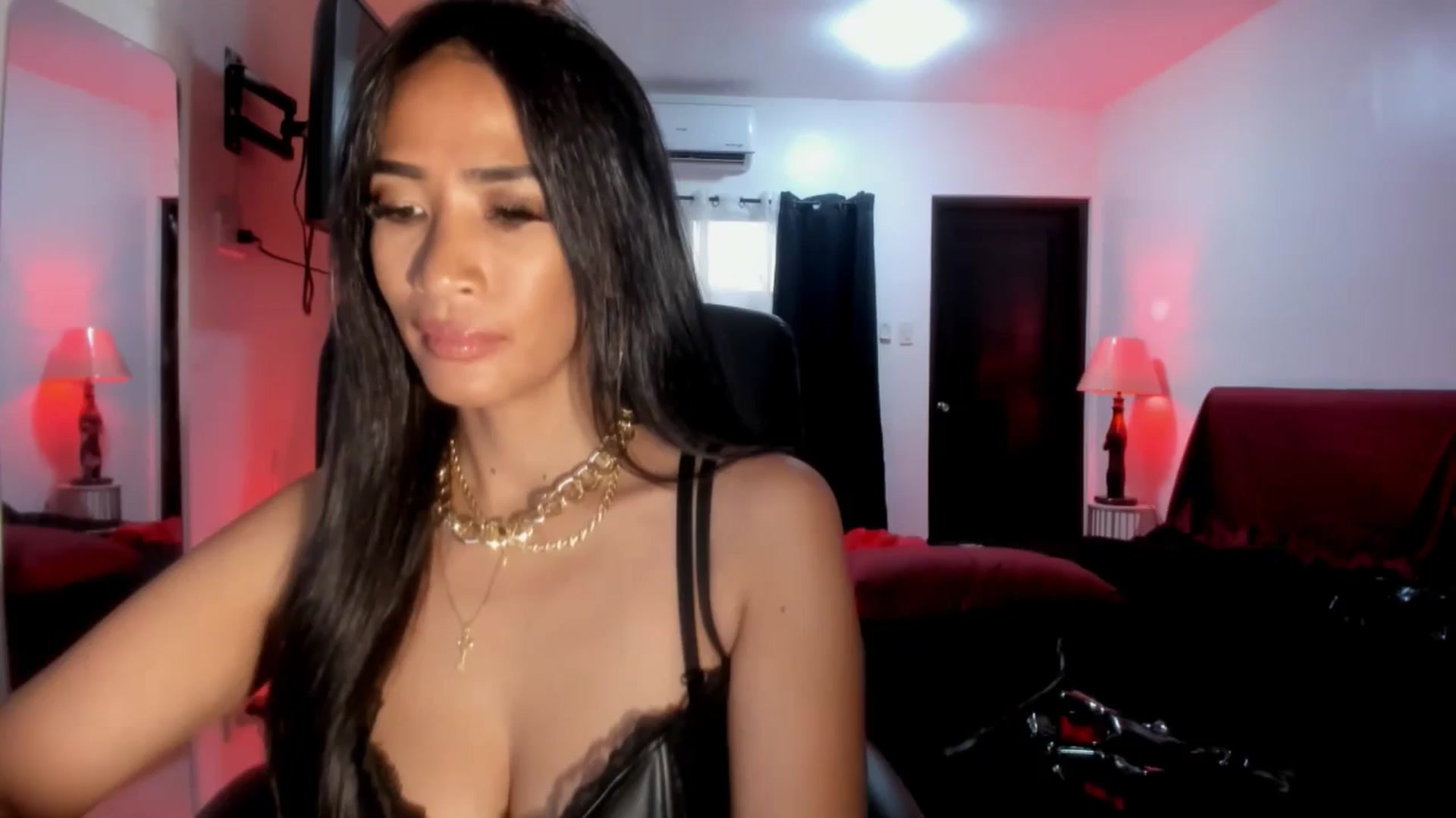 Gallery image thumbnail from AsianGoddesX's myfreecams stream on, 06/03/2025, 08:19 image 8 of 20