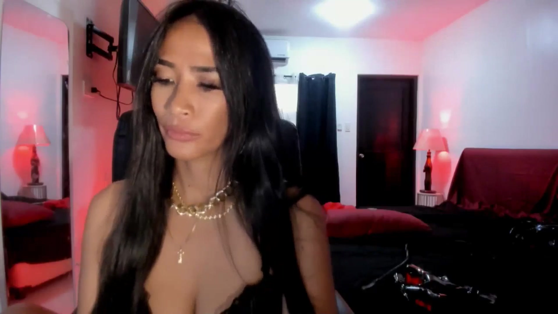 Gallery image thumbnail from AsianGoddesX's myfreecams stream on, 06/03/2025, 08:19 image 4 of 20