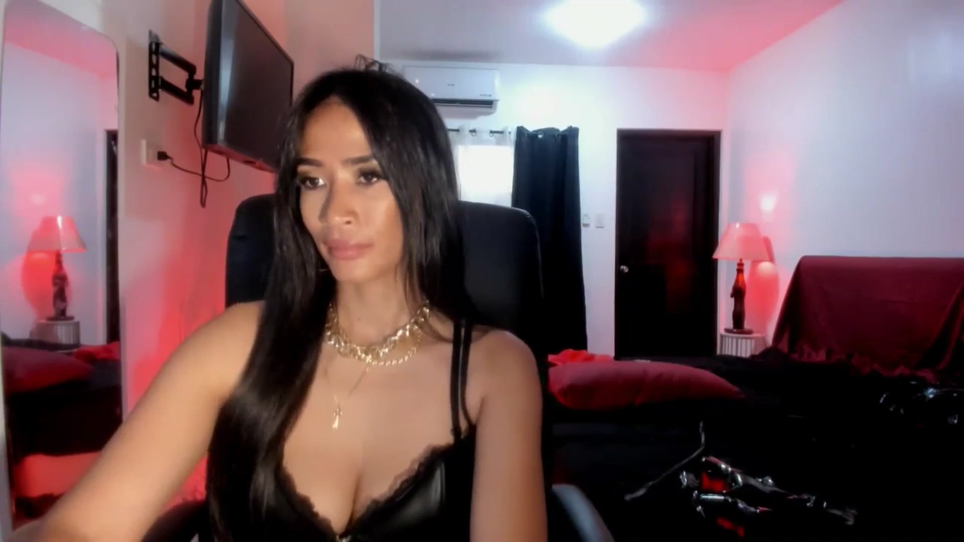Gallery image thumbnail from AsianGoddesX's myfreecams stream on, 06/03/2025, 08:19 image 7 of 20