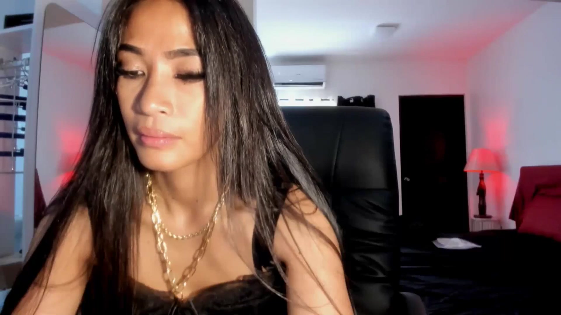 Gallery image thumbnail from AsianGoddesX's myfreecams stream on, 06/04/2025, 24:59 image 5 of 20