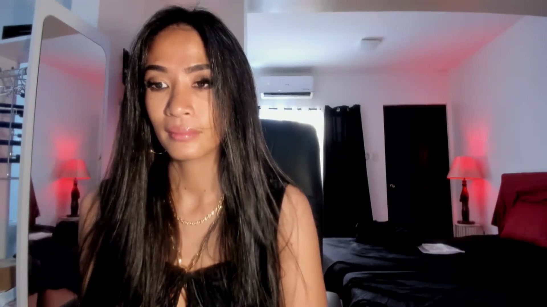 Gallery image thumbnail from AsianGoddesX's myfreecams stream on, 06/04/2025, 24:59 image 12 of 20