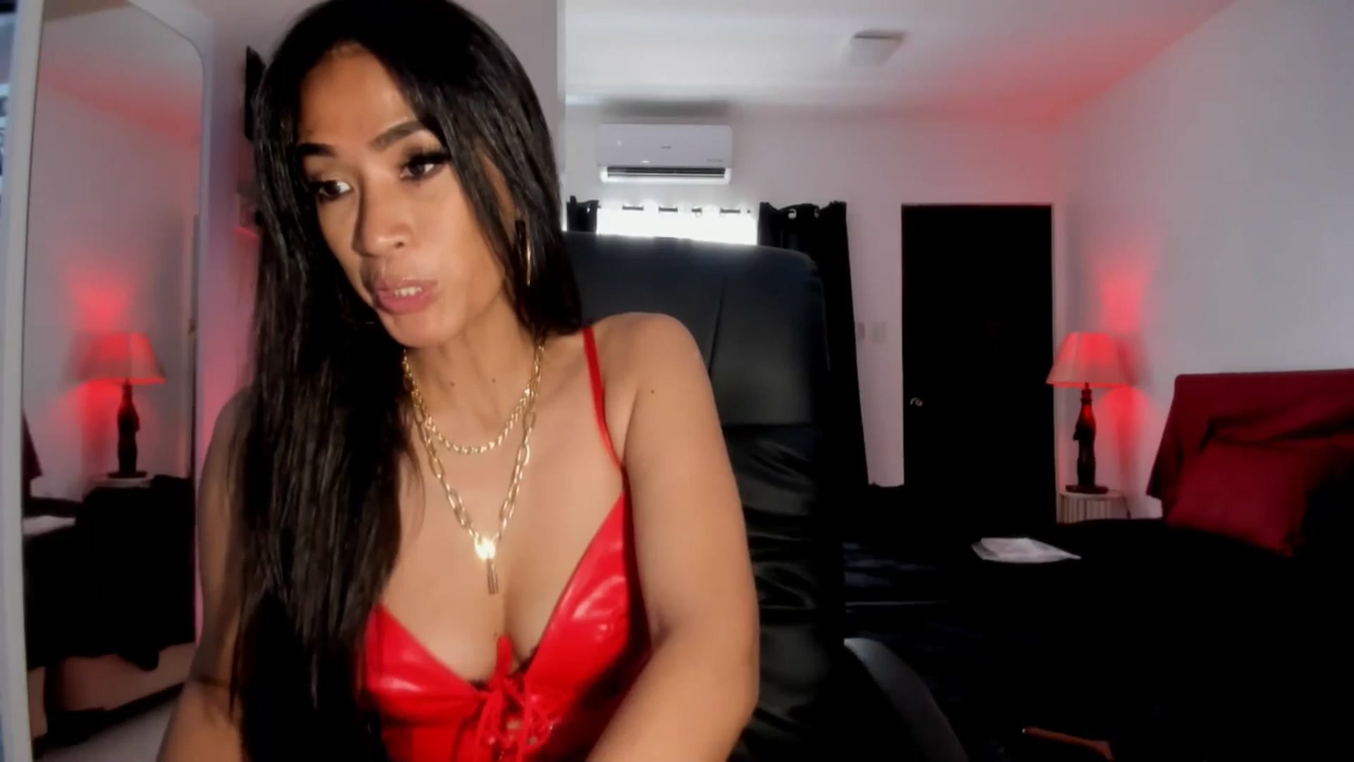 Gallery image thumbnail from AsianGoddesX's myfreecams stream on, 06/04/2025, 24:59 image 15 of 20