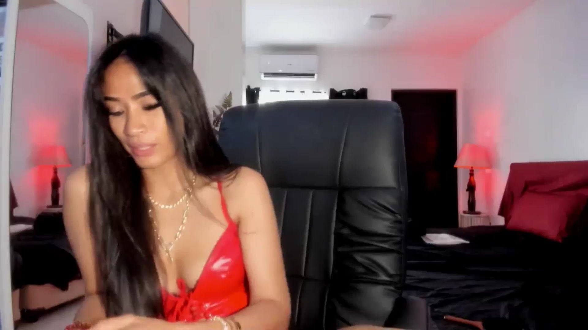 Gallery image thumbnail from AsianGoddesX's myfreecams stream on, 06/04/2025, 24:59 image 17 of 20