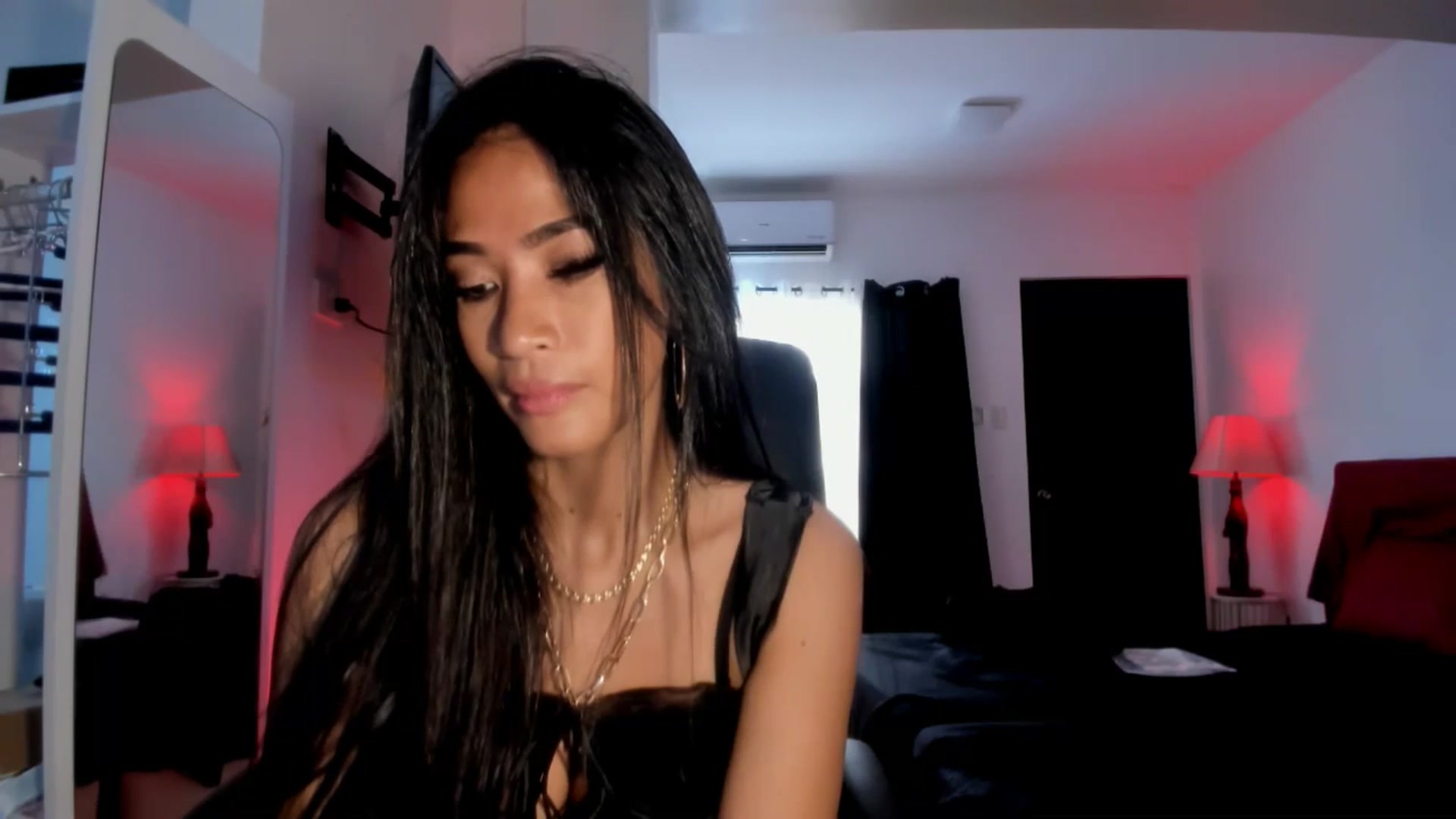 Gallery image thumbnail from AsianGoddesX's myfreecams stream on, 06/04/2025, 24:59 image 9 of 20