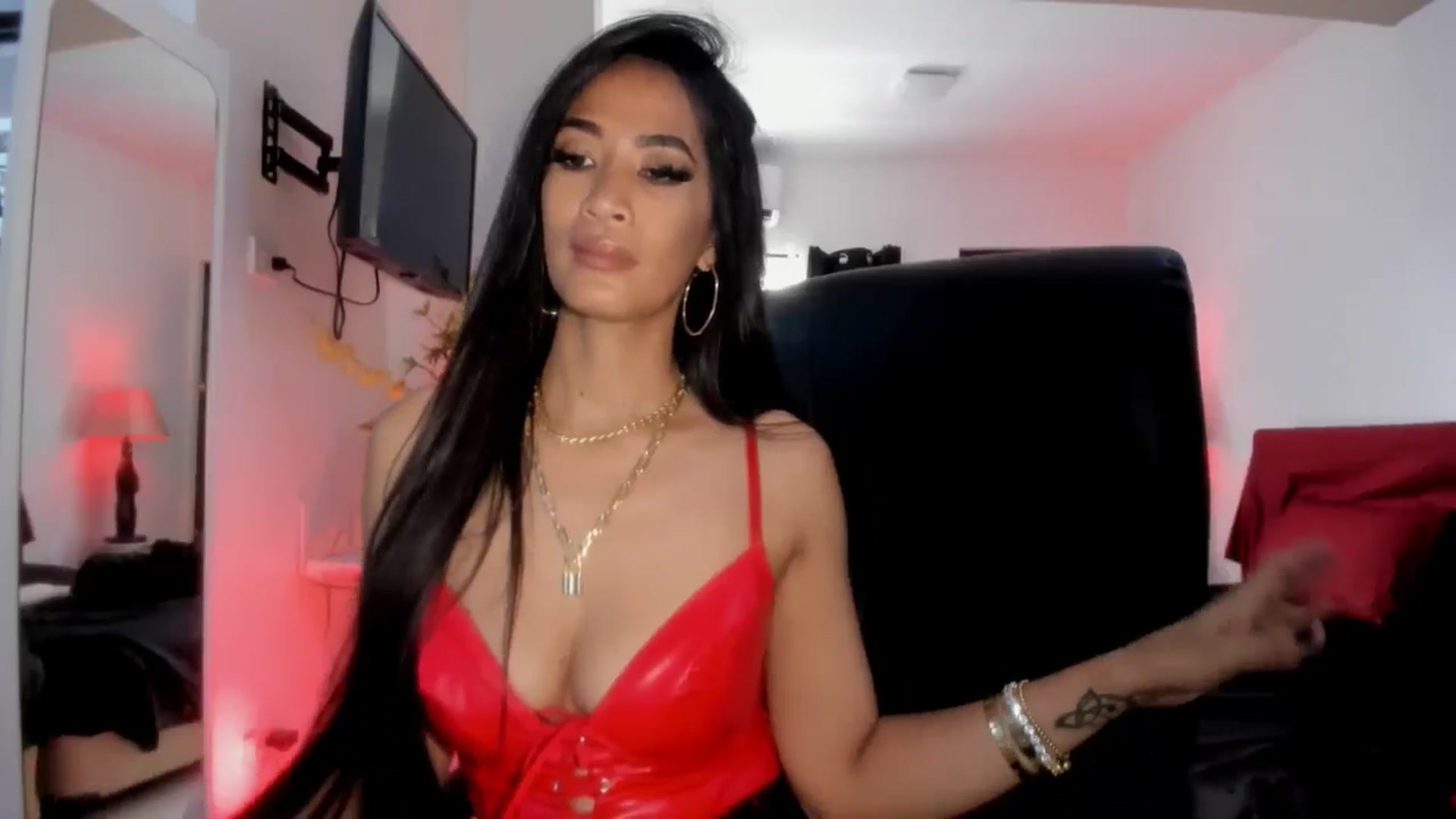 Gallery image thumbnail from AsianGoddesX's myfreecams stream on, 06/04/2025, 04:13 image 9 of 20