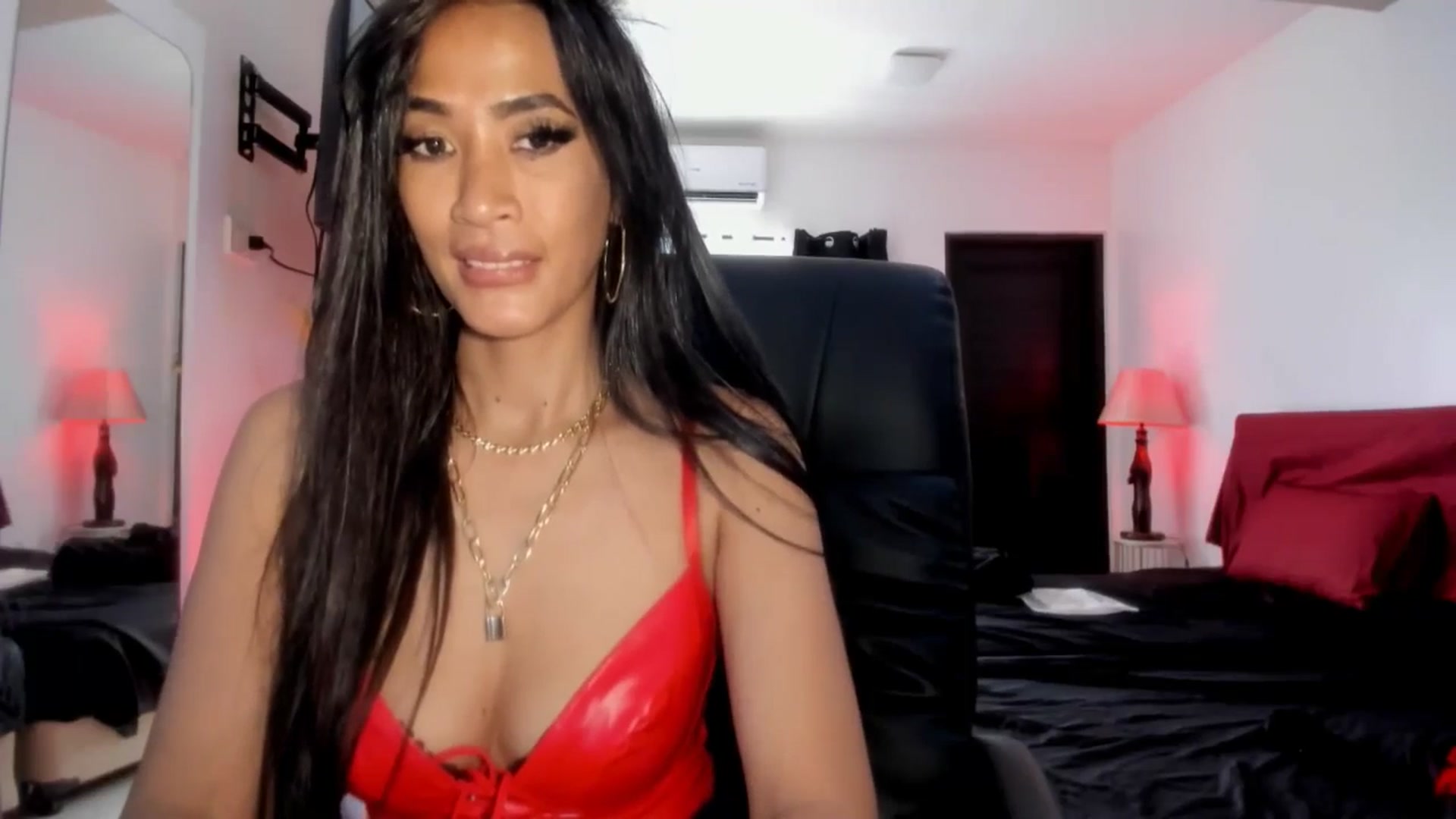 Gallery image thumbnail from AsianGoddesX's myfreecams stream on, 06/04/2025, 04:13 image 17 of 20