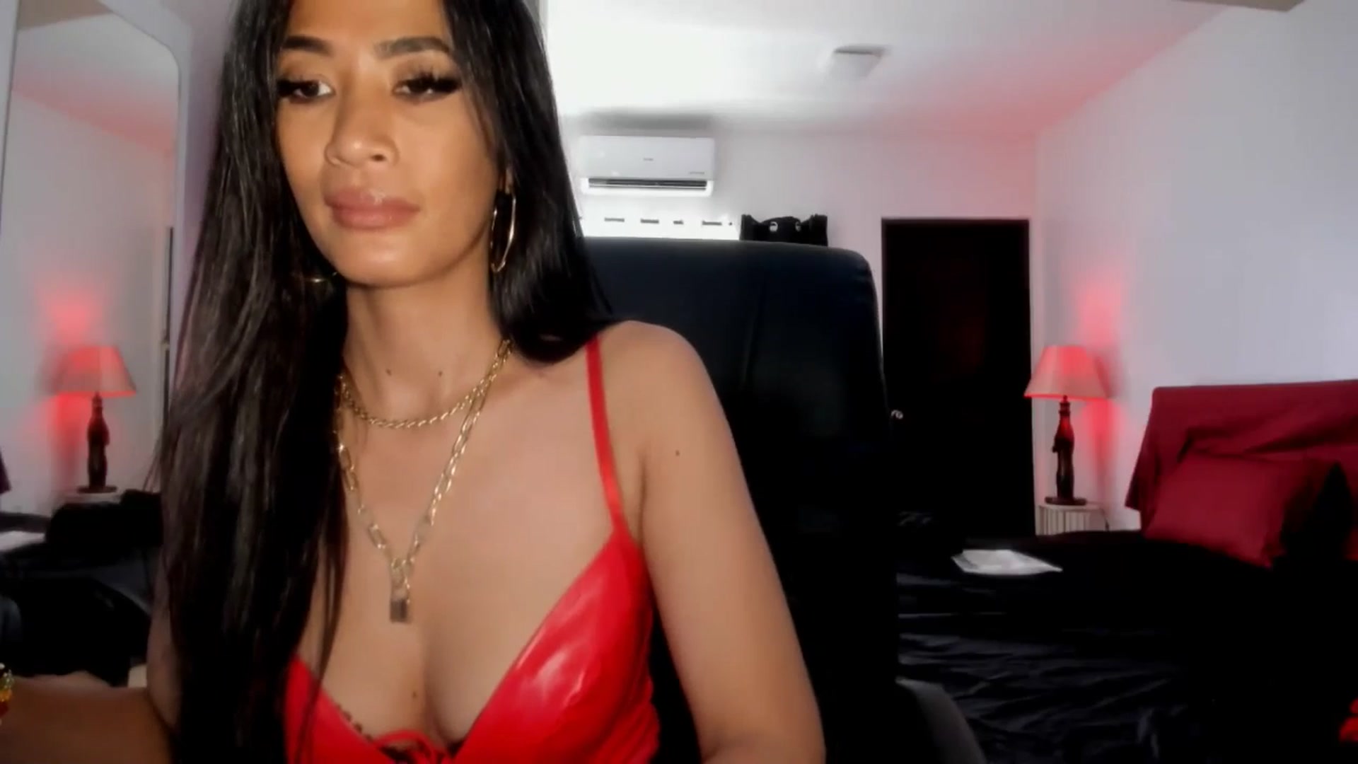 Gallery image thumbnail from AsianGoddesX's myfreecams stream on, 06/04/2025, 04:13 image 18 of 20