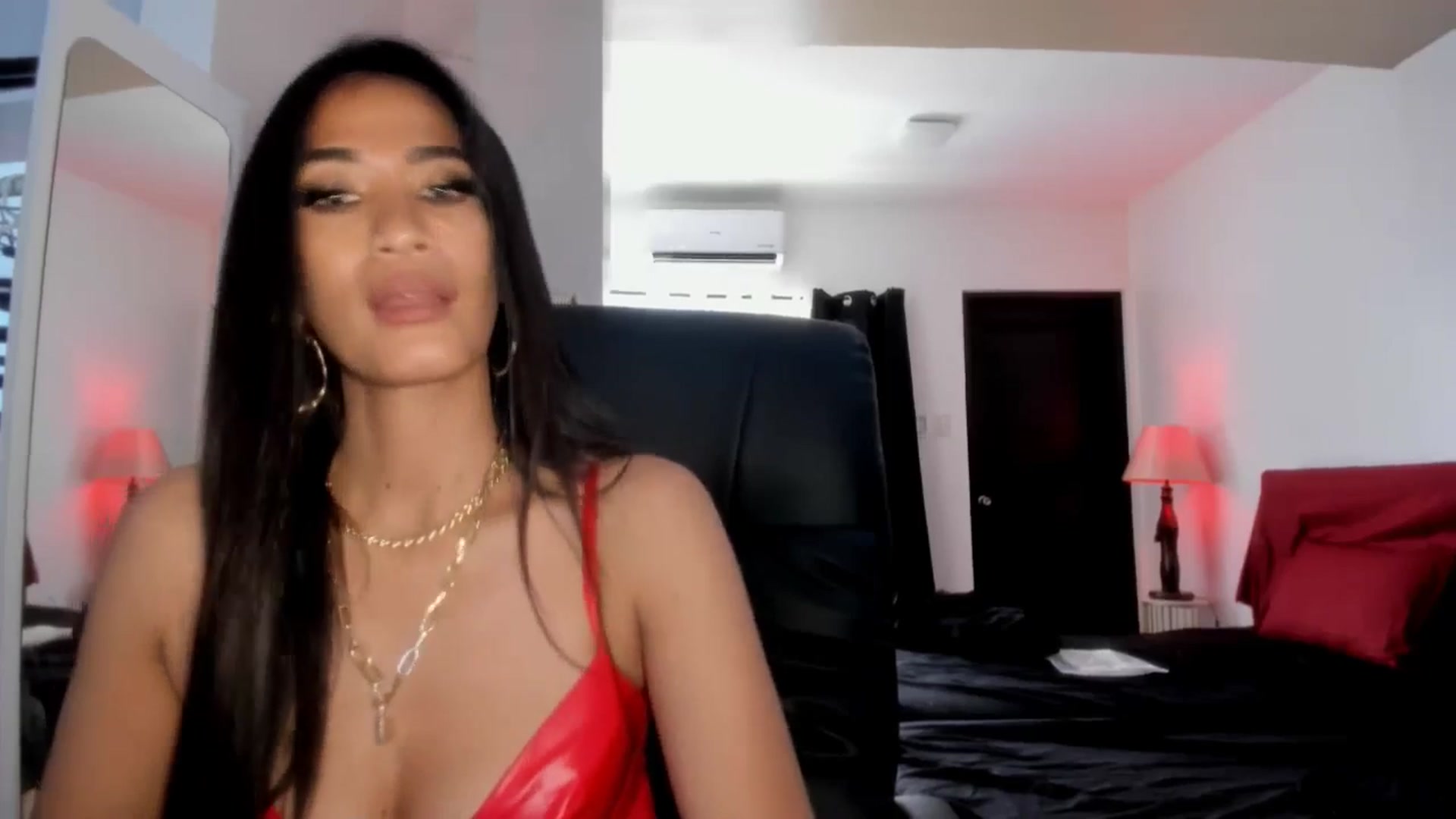 Gallery image thumbnail from AsianGoddesX's myfreecams stream on, 06/04/2025, 05:28 image 15 of 20