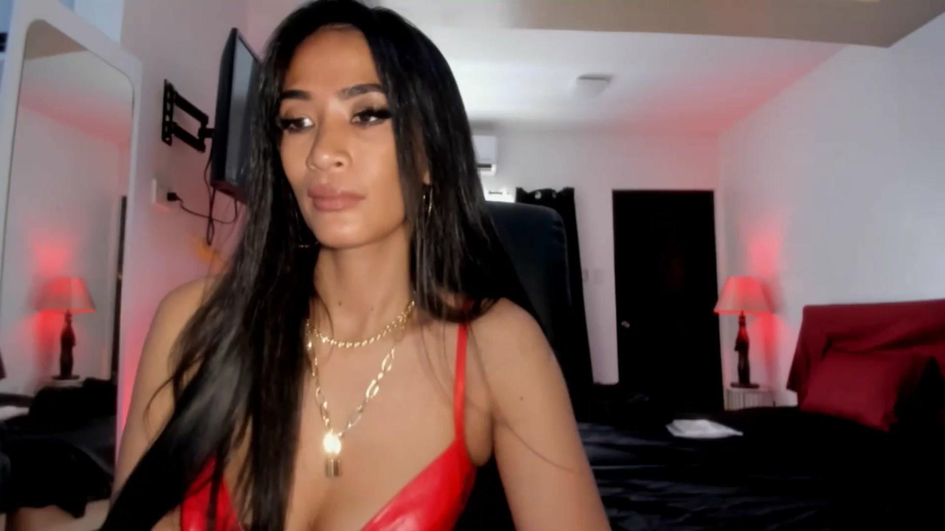 Gallery image thumbnail from AsianGoddesX's myfreecams stream on, 06/04/2025, 05:28 image 9 of 20