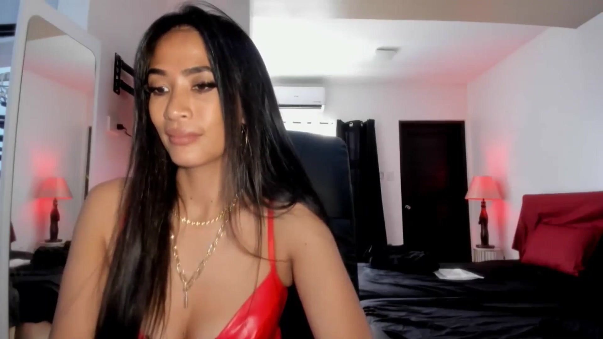 Gallery image thumbnail from AsianGoddesX's myfreecams stream on, 06/04/2025, 05:28 image 13 of 20